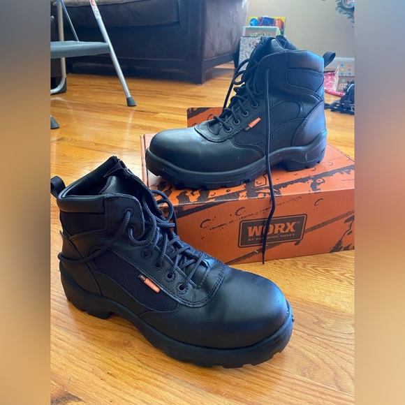 Red Wing Worx 5611 (Like New) - Picture 3 of 5